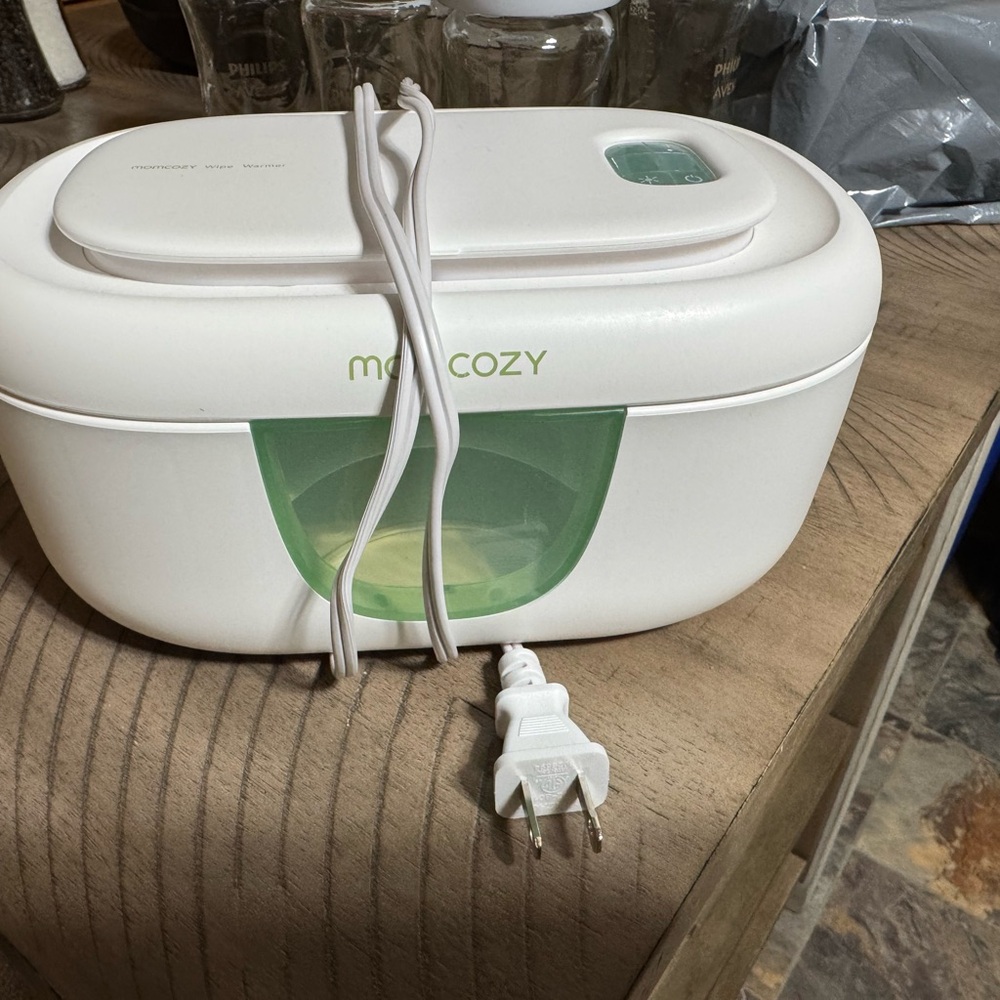 MomCozy Electric Wipe Warmer - White with Green Accent
